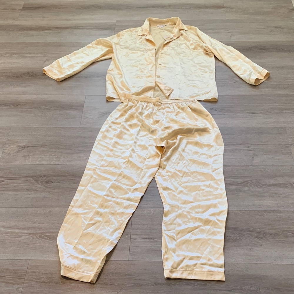 New with tags 100% silk Cream Satin Pajama Set, Gold color Size L